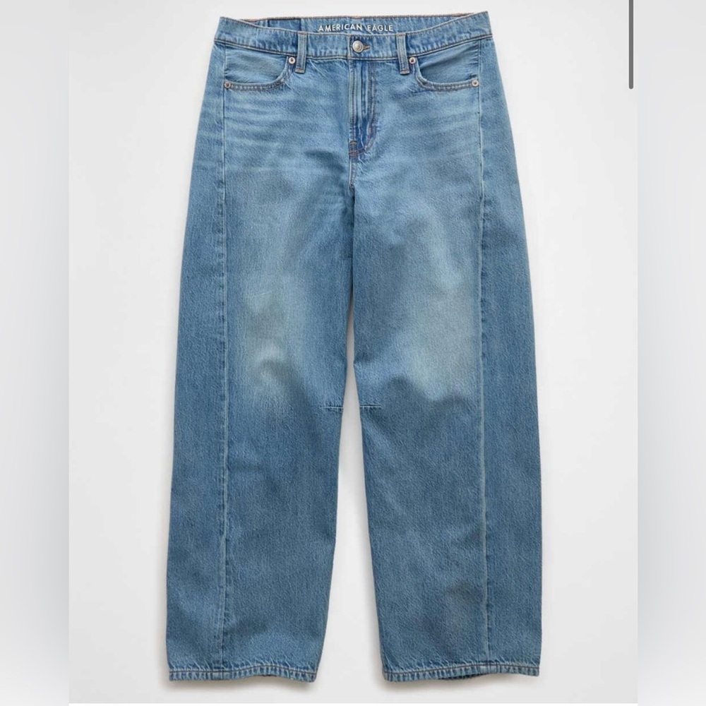AE Dreamy Drape Strigid Barrel Jean Size 0 Short Inseam - Picture 3 of 3